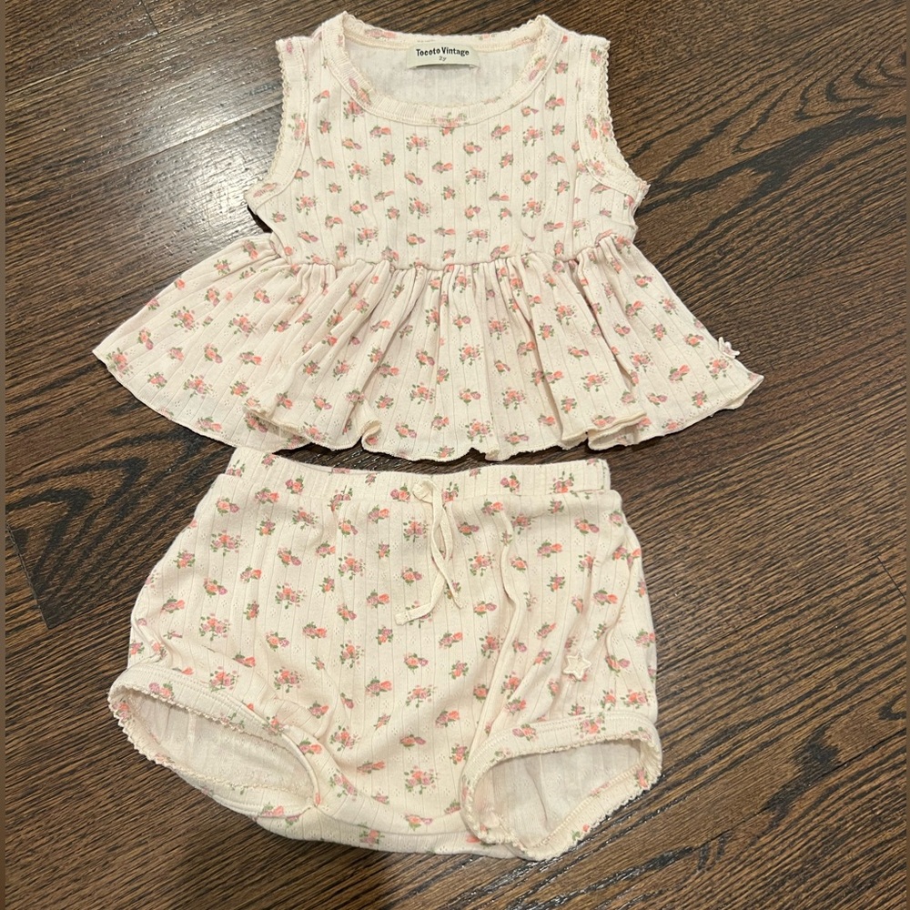 Tocoto vintage two piece floral tank and short set